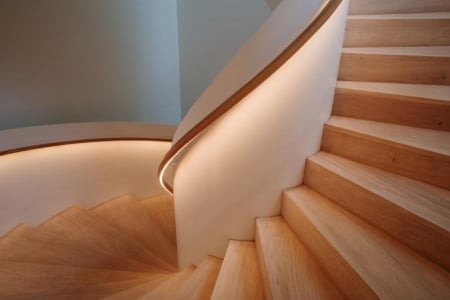 Fabrication d'escaliers en bois, quels critères privilégier pour votre projet ?